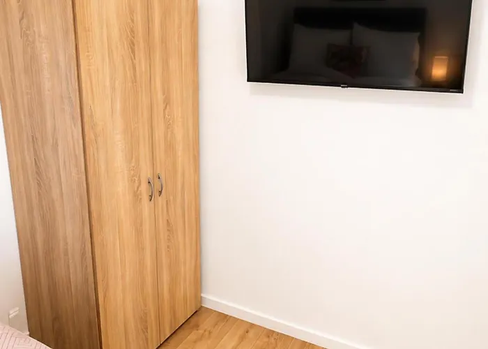 Comfortable 7br With Garden Access Apartamento