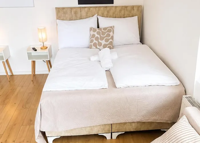 Apartamento Comfortable 7br With Garden Access *