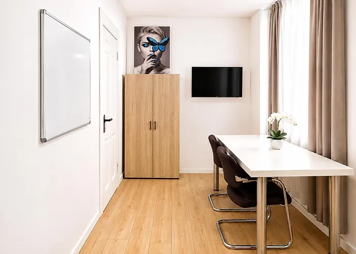 Comfortable 7br With Garden Access Apartamento