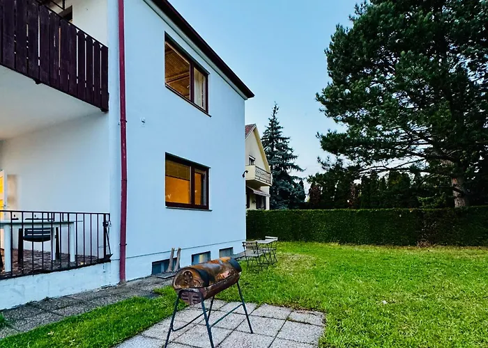 Comfortable 7br With Garden Access
