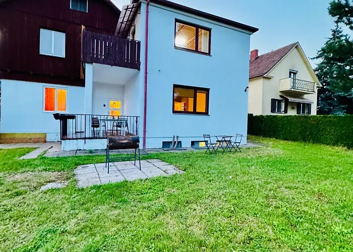 Comfortable 7br With Garden Access Apartamento
