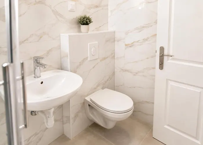 Apartamento Comfortable 7br With Garden Access Viena